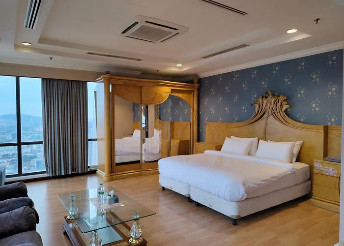 Penthouse Duplex With Klcc Views At Berjaya Times Square