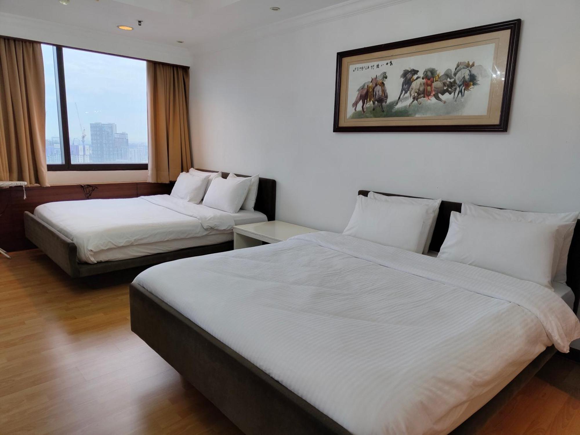 Penthouse Duplex With Klcc Views At Berjaya Times Square Pangsapuri