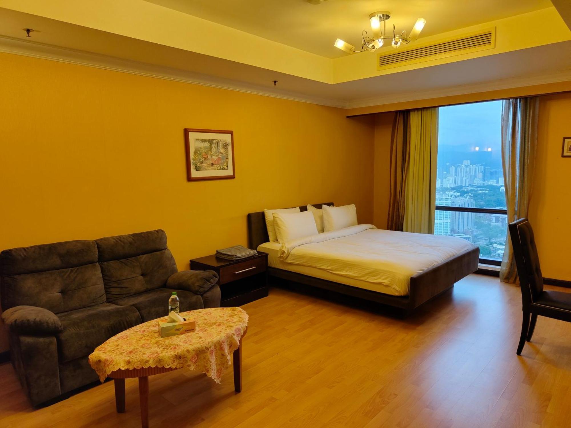 Penthouse Duplex With Klcc Views At Berjaya Times Square Pangsapuri *