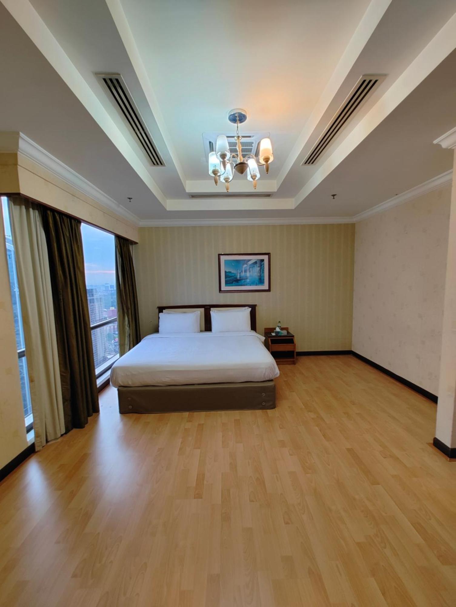 Penthouse Duplex With Klcc Views At Berjaya Times Square Pangsapuri *
