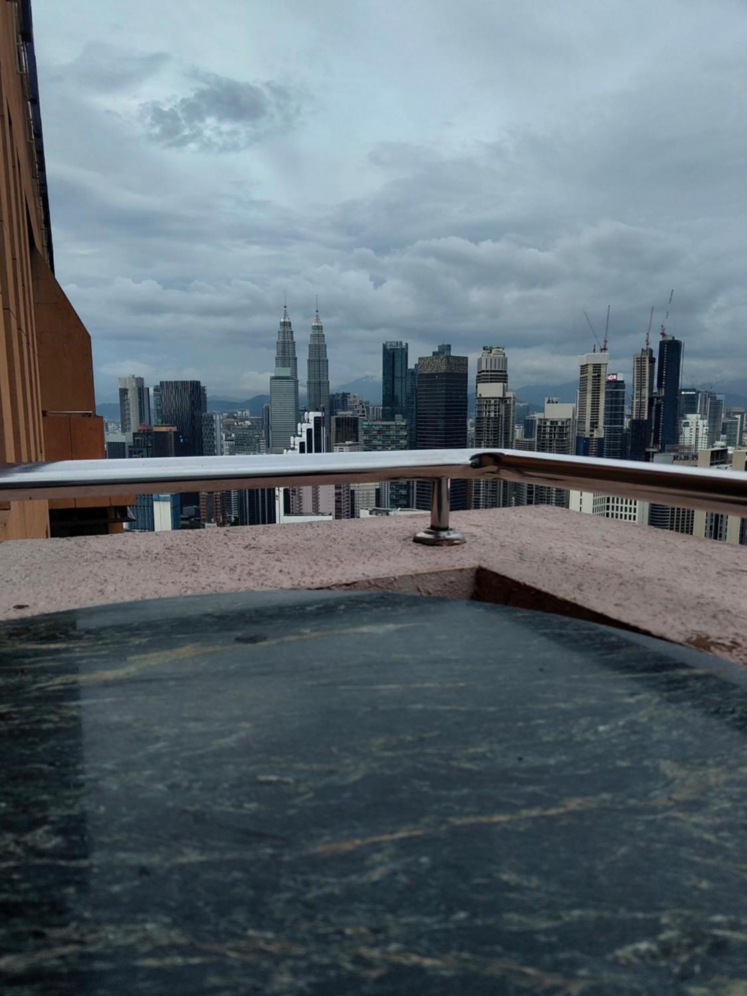Penthouse Duplex With Klcc Views At Berjaya Times Square